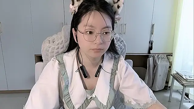 Snapshot of Erya-369 chatting on May 23, 2026, 6:56 am Erya-369 online show from May 23, 2026, 6:56 am