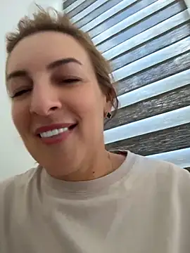 Snapshot of Hot-Milf4U chatting on June 5, 2026, 12:44 pm Hot-Milf4U online show from June 5, 2026, 12:44 pm