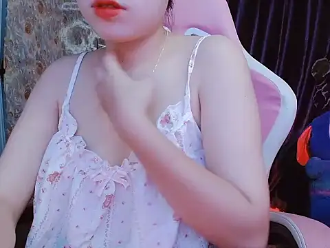 Snapshot of Julie_Ulie chatting on May 30, 2026, 2:34 pm Julie Ulie online show from May 30, 2026, 2:34 pm