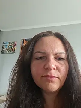 Snapshot of Meri_a chatting on July 10, 2026, 5:18 am Meri a online show from July 10, 2026, 5:18 am