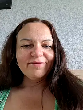 Snapshot of Meri_a chatting on June 2, 2026, 1:22 pm Meri a online show from June 2, 2026, 1:22 pm