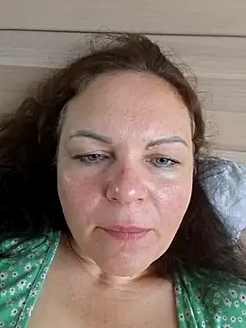 Snapshot of Meri_a chatting on June 5, 2026, 6:29 am Meri a online show from June 5, 2026, 6:29 am