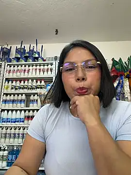 Snapshot of ISABELLA__LUNA chatting on June 17, 2026, 1:32 pm ISABELLA LUNA online show from June 17, 2026, 1:32 pm