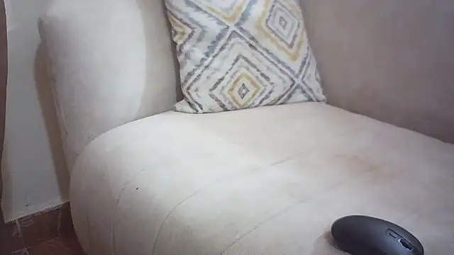 Snapshot of emmyteaz1 chatting on July 8, 2026, 1:45 pm emmyteaz1 online show from July 8, 2026, 1:45 pm