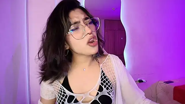 Snapshot of Alejaa_storm chatting on June 10, 2026, 1:12 pm Alejaa storm online show from June 10, 2026, 1:12 pm