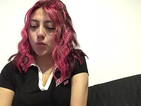 Snapshot of Emma_Cut chatting on June 6, 2026, 3:50 pm Emma Cut online show from June 6, 2026, 3:50 pm