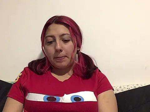 Snapshot of Emma_Cut chatting on June 4, 2026, 11:20 pm Emma Cut online show from June 4, 2026, 11:20 pm