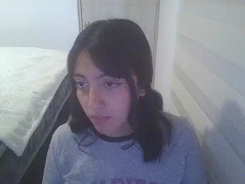 Snapshot of Emma_Cut chatting on July 25, 2026, 10:27 pm Emma Cut online show from July 25, 2026, 10:27 pm