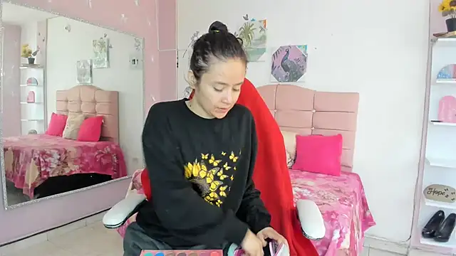 Snapshot of ivyyemerald_ chatting on July 8, 2026, 1:56 pm ivyyemerald online show from July 8, 2026, 1:56 pm
