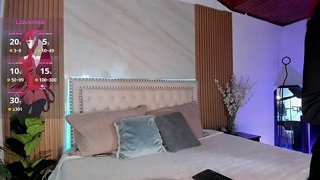 Snapshot of Bella_corner chatting on August 4, 2026, 8:24 pm Bella corner online show from August 4, 2026, 8:24 pm