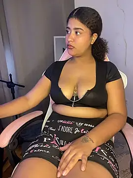 Snapshot of _CURLY_DOLL_ chatting on May 25, 2026, 6:28 pm CURLY DOLL online show from May 25, 2026, 6:28 pm