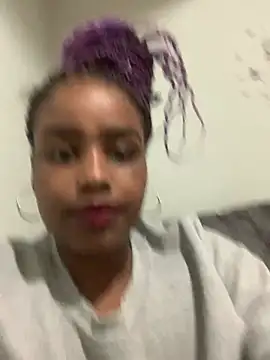 ayla-0 online show from May 31, 2026, 2:06 am