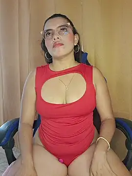 Snapshot of Estrella_em chatting on May 26, 2026, 6:17 pm Estrella em online show from May 26, 2026, 6:17 pm
