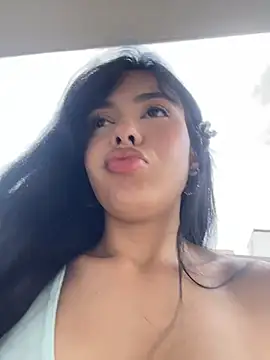 Snapshot of FERNANDAXX_ chatting on May 25, 2026, 4:28 pm FERNANDAXX online show from May 25, 2026, 4:28 pm
