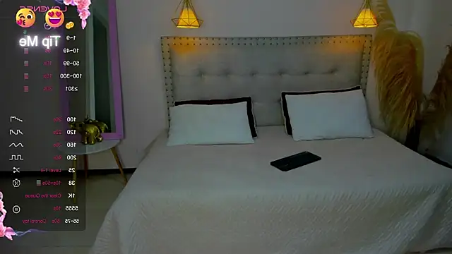 Snapshot of cristal_wom chatting on May 27, 2026, 8:05 pm cristal wom online show from May 27, 2026, 8:05 pm