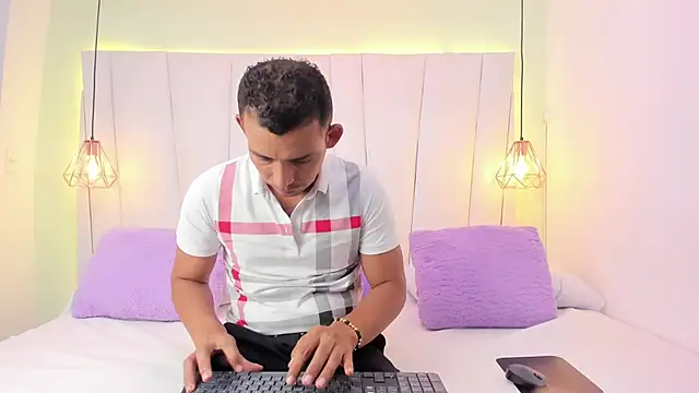 Snapshot of AntonioRuda chatting on May 28, 2026, 5:41 pm AntonioRuda online show from May 28, 2026, 5:41 pm