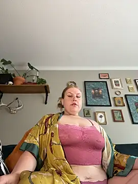 Snapshot of heyheyitssage chatting on June 9, 2026, 10:22 pm heyheyitssage online show from June 9, 2026, 10:22 pm