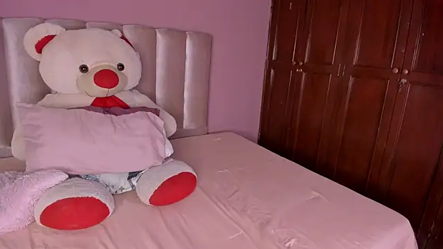 Snapshot of ORIANNA_21 chatting on May 29, 2026, 8:15 pm ORIANNA 21 online show from May 29, 2026, 8:15 pm