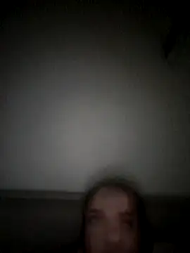 Snapshot of Cybergeil33 chatting on April 3, 2026, 8:32 am Cybergeil33 online show from April 3, 2026, 8:32 am