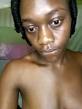 Snapshot of Paulahaze chatting on July 13, 2026, 7:57 pm Paulahaze online show from July 13, 2026, 7:57 pm