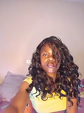 Snapshot of Phaizer-xo chatting on May 28, 2026, 8:15 pm Phaizer-xo online show from May 28, 2026, 8:15 pm