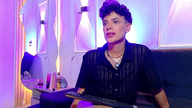 Snapshot of Ander_asford77 chatting on May 26, 2026, 12:36 pm Ander asford77 online show from May 26, 2026, 12:36 pm