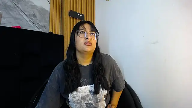Snapshot of Girl_Scarlett_ chatting on May 26, 2026, 11:41 am Girl Scarlett online show from May 26, 2026, 11:41 am
