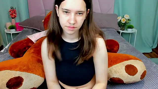 MollyMeovv online show from May 27, 2026, 1:26 am