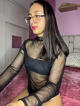Snapshot of MoonLitDoll chatting on May 27, 2026, 10:28 pm MoonLitDoll online show from May 27, 2026, 10:28 pm