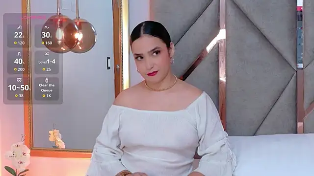 Snapshot of Laurent-Rose chatting on July 3, 2026, 1:28 pm Laurent-Rose online show from July 3, 2026, 1:28 pm