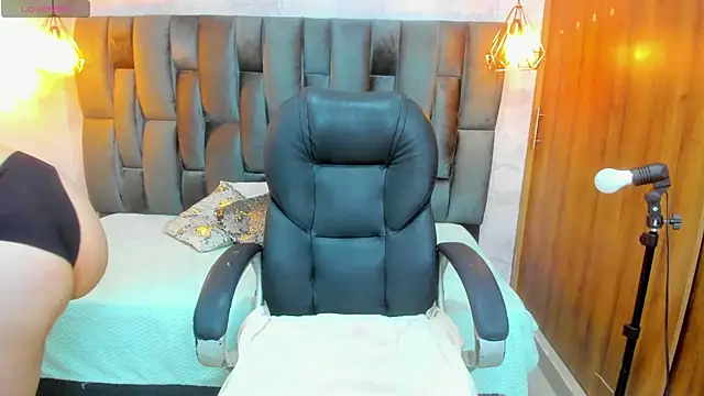 Snapshot of Miel_ferrer chatting on May 31, 2026, 1:39 pm Miel ferrer online show from May 31, 2026, 1:39 pm