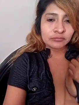 Snapshot of Yoshy95 chatting on June 1, 2026, 9:03 pm Yoshy95 online show from June 1, 2026, 9:03 pm