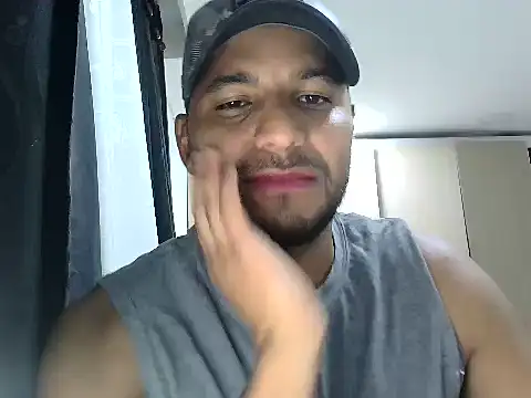 Snapshot of Bruno_vip chatting on June 5, 2026, 12:37 am Bruno vip online show from June 5, 2026, 12:37 am