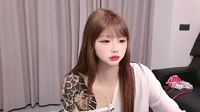 yan-0705 online show from July 9, 2026, 1:21 pm