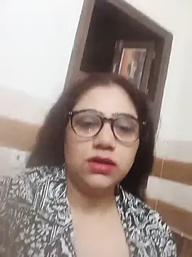 yourchahat27 online show from May 27, 2026, 11:12 pm