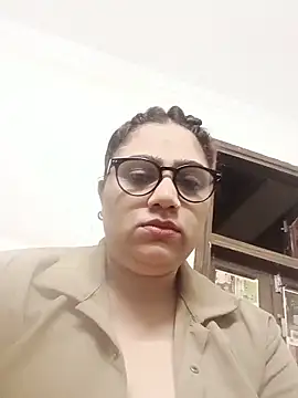 yourchahat27 online show from May 31, 2026, 5:19 pm