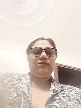 yourchahat27 online show from May 30, 2026, 7:08 pm