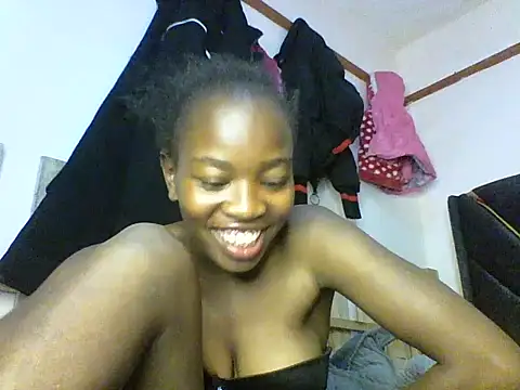 Snapshot of aliana082169 chatting on May 22, 2026, 6:55 am aliana082169 online show from May 22, 2026, 6:55 am
