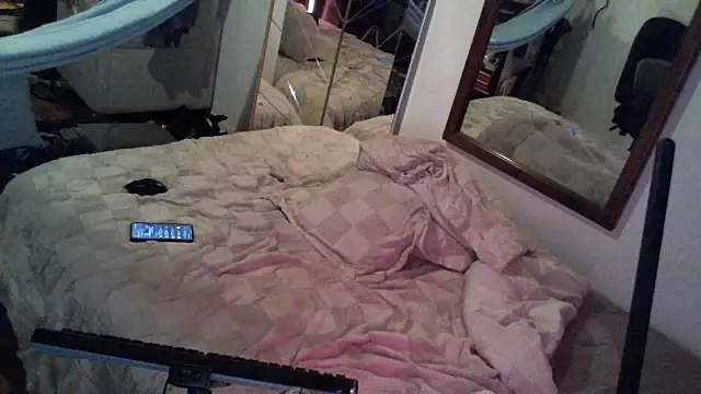 Clevername90 online show from September 25, 2025, 1:55 am