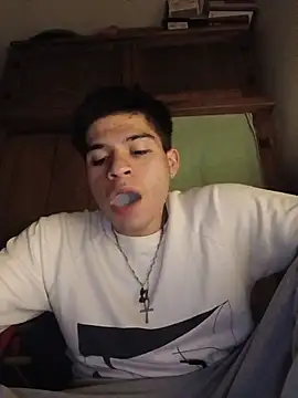 Snapshot of Oliver_LA chatting on August 5, 2026, 11:48 am Oliver LA online show from August 5, 2026, 11:48 am
