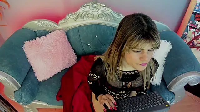 Snapshot of Sassy_Mist chatting on May 28, 2026, 7:31 pm Sassy Mist online show from May 28, 2026, 7:31 pm