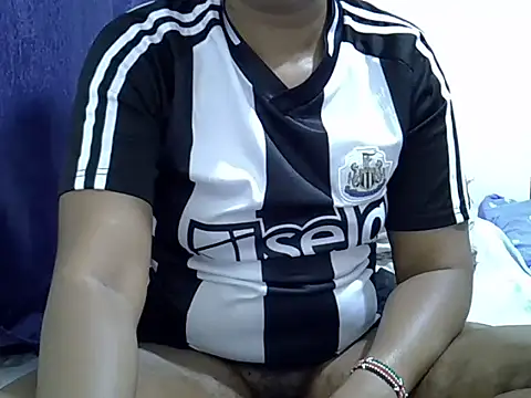 Snapshot of crazybeibe chatting on May 25, 2026, 1:54 pm crazybeibe online show from May 25, 2026, 1:54 pm