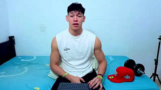 Snapshot of Luke_Muscle chatting on June 11, 2026, 2:25 pm Luke Muscle online show from June 11, 2026, 2:25 pm