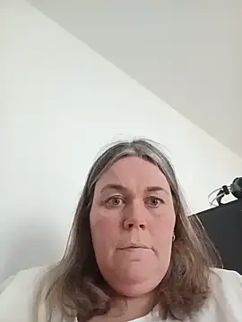 Snapshot of chattedebretagne chatting on June 16, 2026, 5:57 pm chattedebretagne online show from June 16, 2026, 5:57 pm