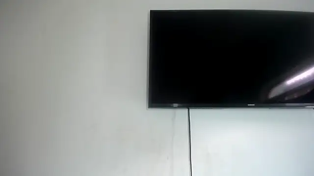 Snapshot of Fox_Loves chatting on June 9, 2026, 8:43 pm Fox Loves online show from June 9, 2026, 8:43 pm