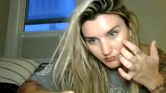 Snapshot of thebeachyblonde chatting on June 26, 2026, 3:12 am thebeachyblonde online show from June 26, 2026, 3:12 am