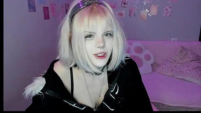 Snapshot of VelvetAlice chatting on July 16, 2026, 9:12 pm VelvetAlice online show from July 16, 2026, 9:12 pm