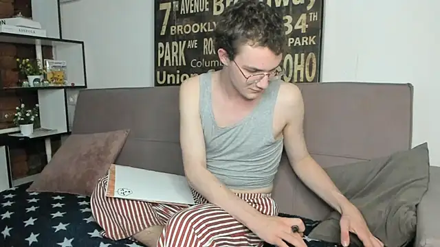 FableDusk online show from May 26, 2026, 1:31 pm