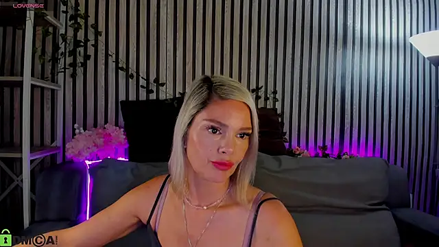 Snapshot of Betty_Brock chatting on June 13, 2026, 1:14 am Betty Brock online show from June 13, 2026, 1:14 am