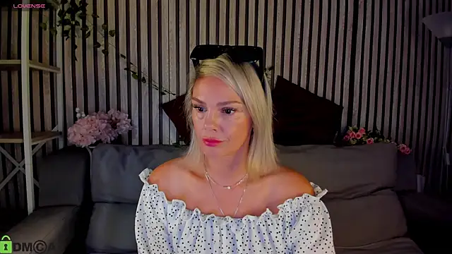 Snapshot of Betty_Brock chatting on June 14, 2026, 12:51 am Betty Brock online show from June 14, 2026, 12:51 am